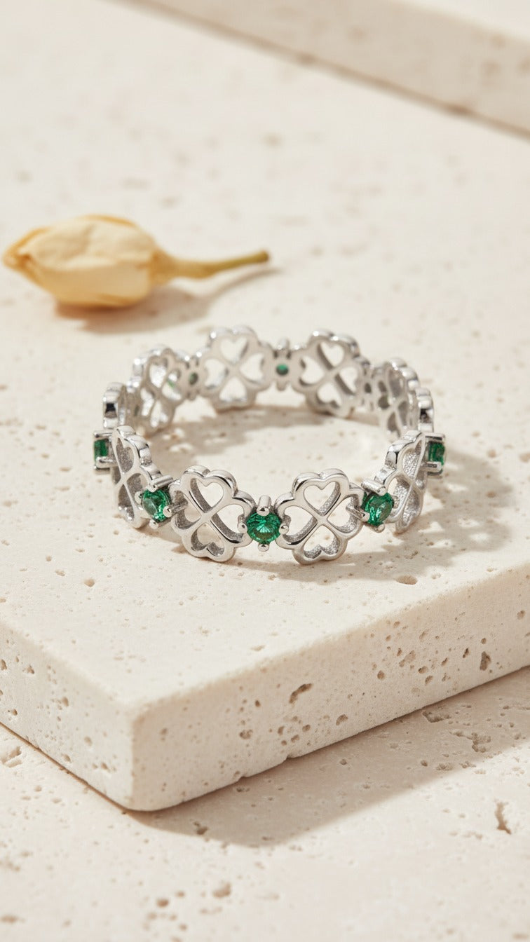 Clover ring
