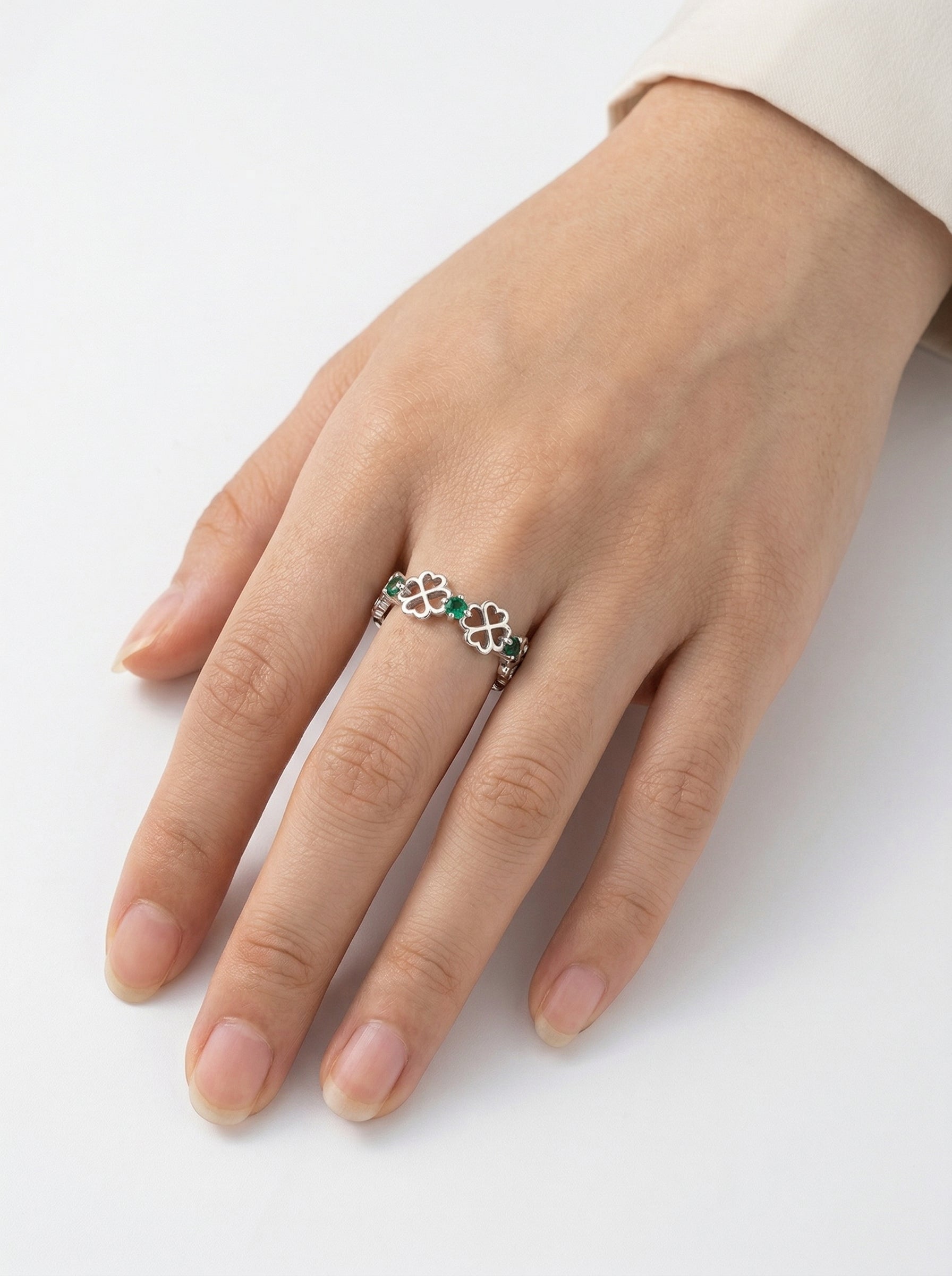 Clover ring