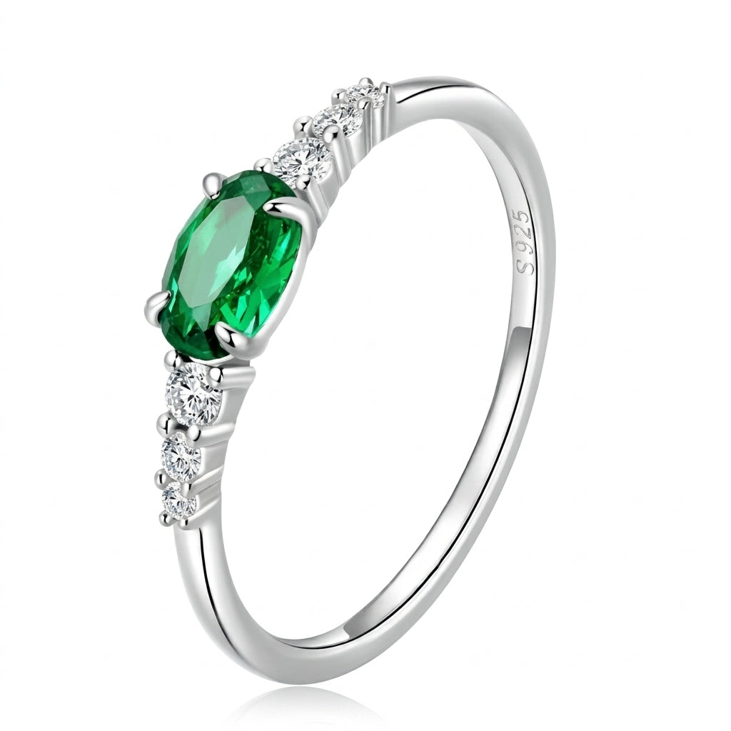 Oval-cut stone ring
